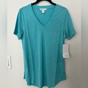 NWT Athleta Breezy Scoop V Tee